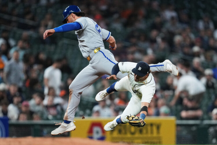 Wenceel Pérez hits an 8th-inning homer as Tigers beat Royals 2-1 for 5th straight win